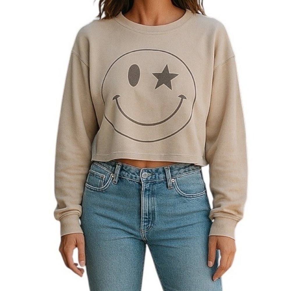 Gildan Smiley Face‎ Star Eye Graphic Raw Hem Crop Top Sweatshirt Medium